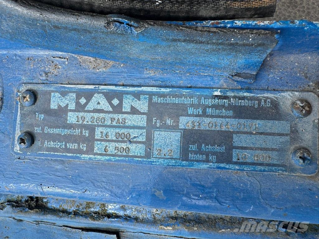 MAN F8 **19.280-4x4-GERMAN TRUCK** شاحنات مسطحة/مفصلية الجوانب