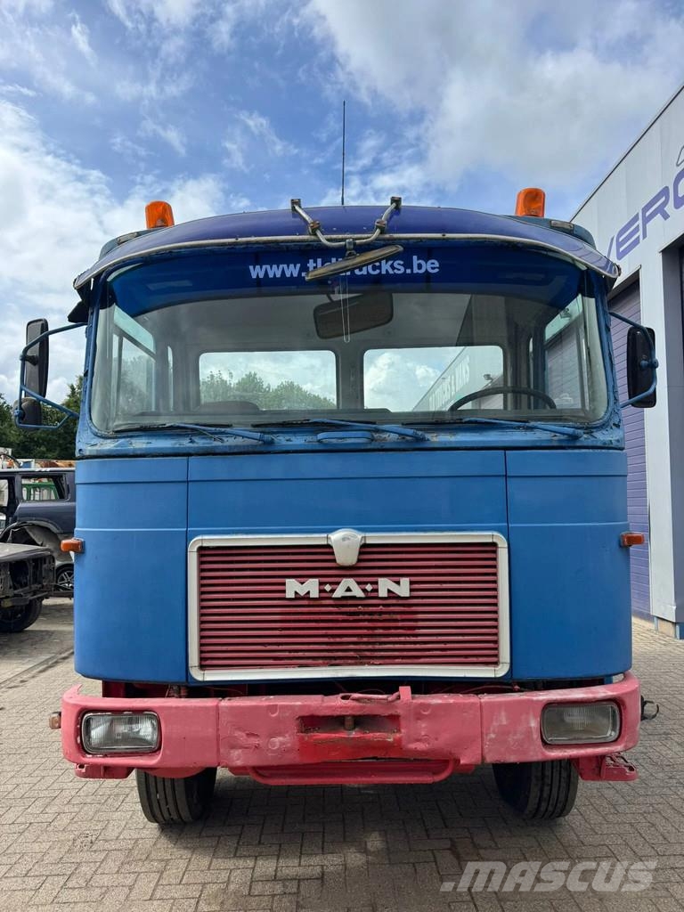 MAN F8 **19.280-4x4-GERMAN TRUCK** شاحنات مسطحة/مفصلية الجوانب