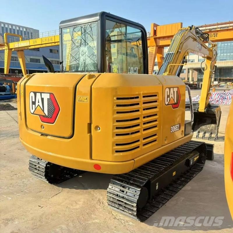 CAT 306 E Paletli ekskavatörler