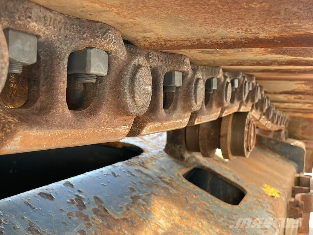 Hitachi ZX300LCN-6 Bageri guseničari