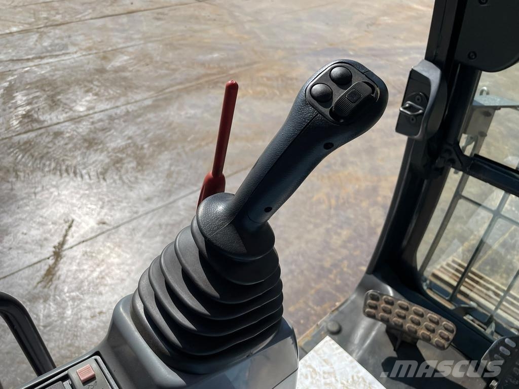 Hitachi ZX300LCN-6 Bageri guseničari