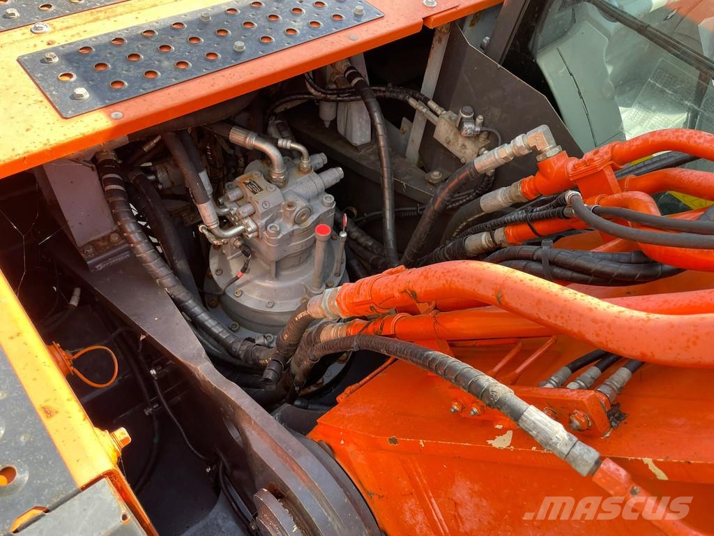 Hitachi ZX300LCN-6 Bageri guseničari