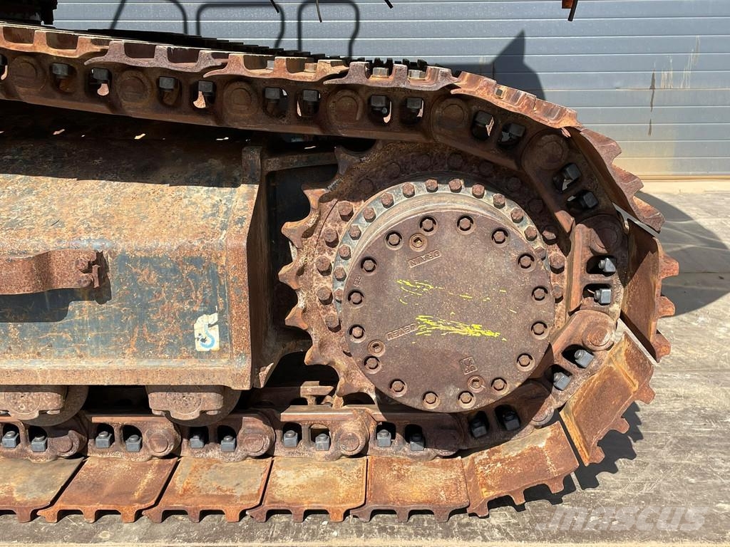 Hitachi ZX300LCN-6 Bageri guseničari