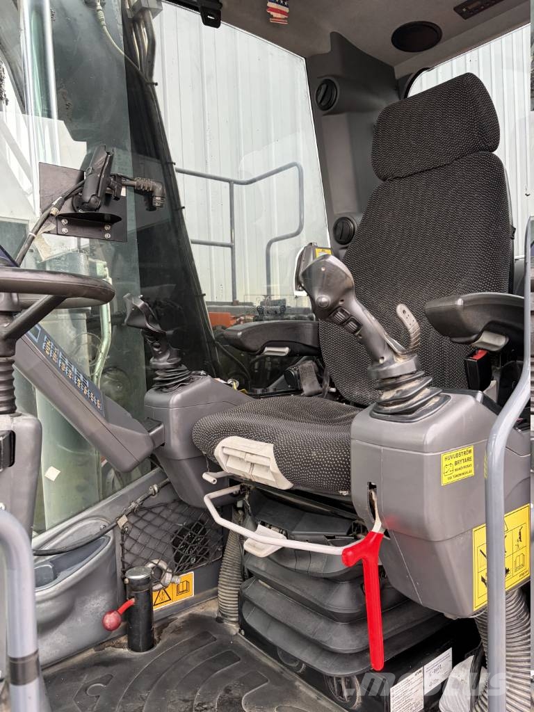 Atlas 140 W حفارات بعجل