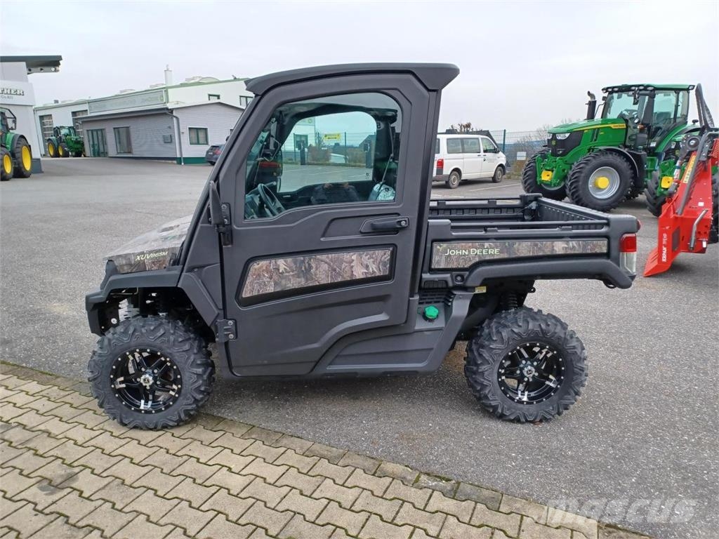 John Deere XUV 865M UTVs
