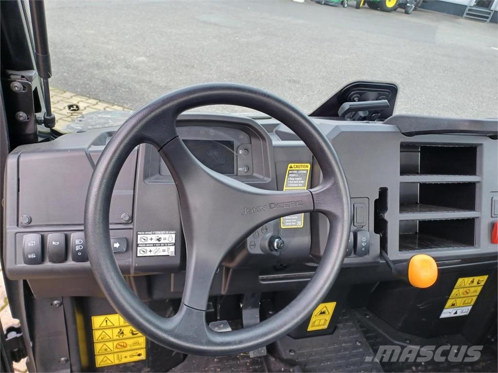 John Deere XUV 865M UTVs