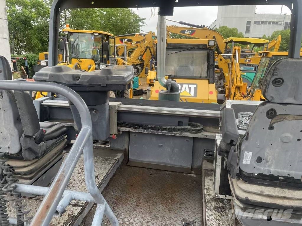 Vögele Super 2100-3L Handling and placing equipment