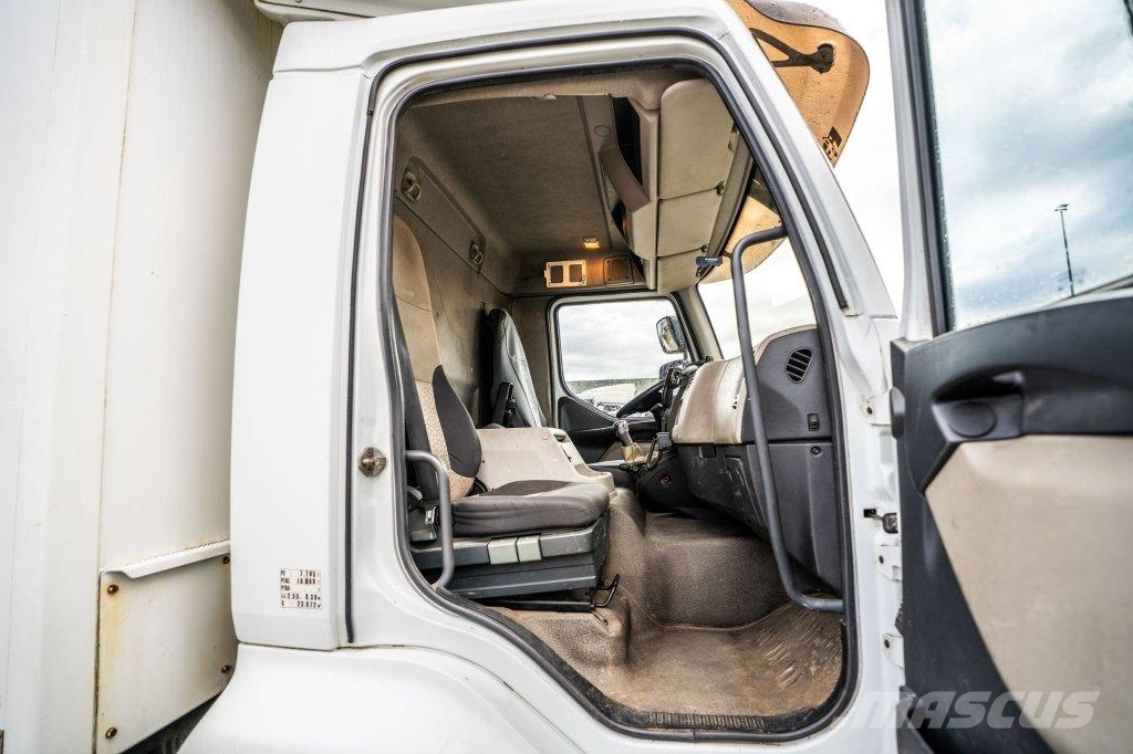 Renault MIDLUM 220 (16T)+ DHOLLANDIA 2T. Box trucks