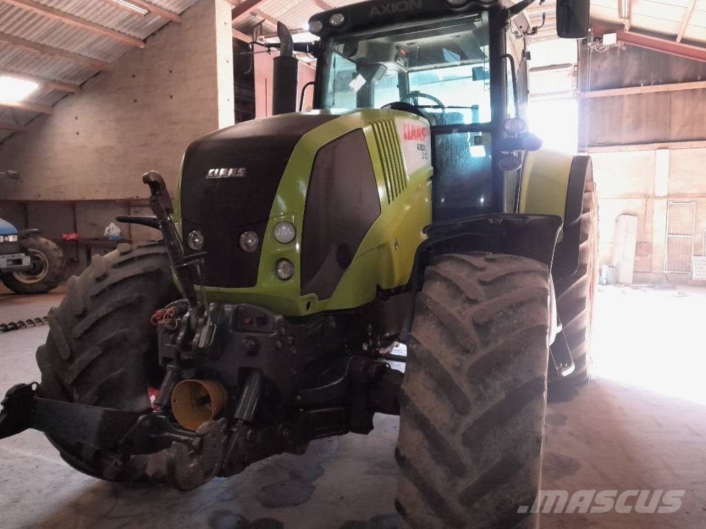CLAAS 840 C Matic med frontlift og front pto. Traktoren