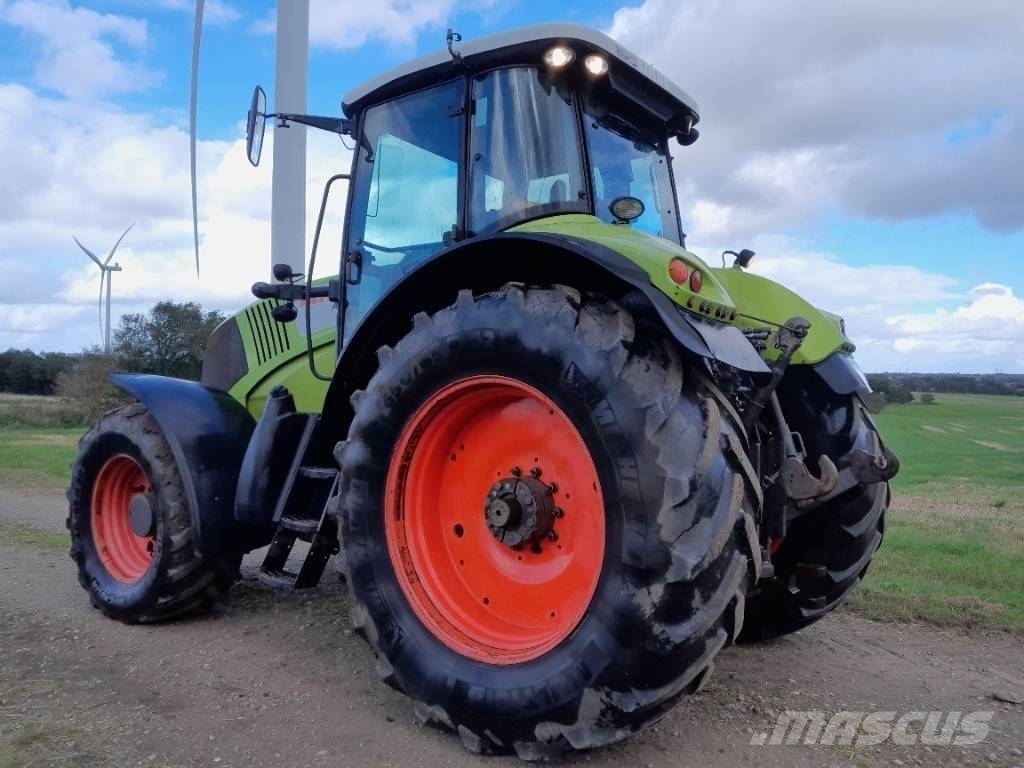 CLAAS 840 C Matic med frontlift og front pto. Traktoren