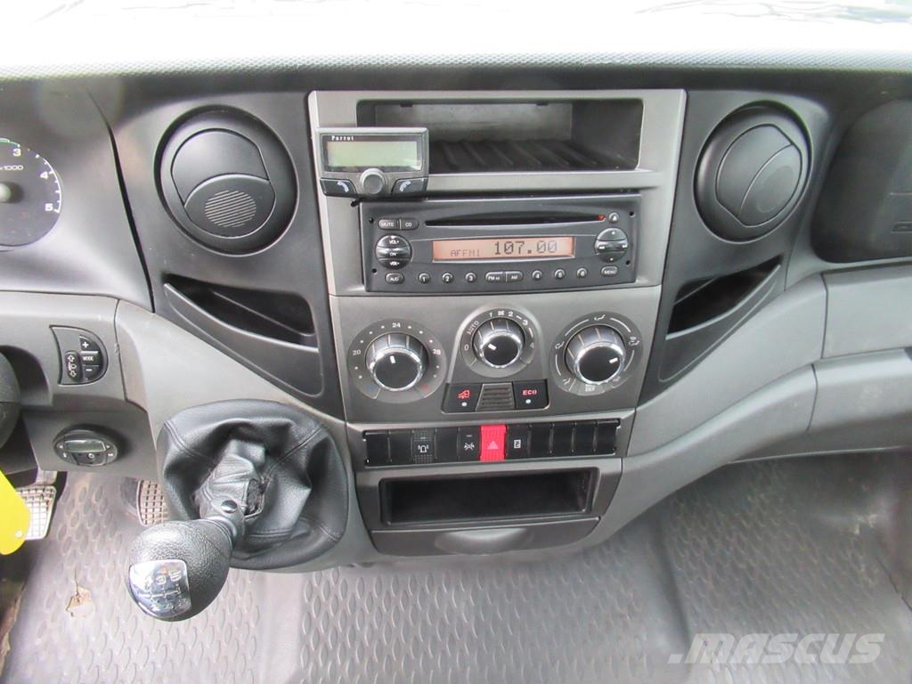 Iveco Daily 29L13 2.3HPi 93KW 345 DOKA Dubbelcabine Furgonetas caja abierta