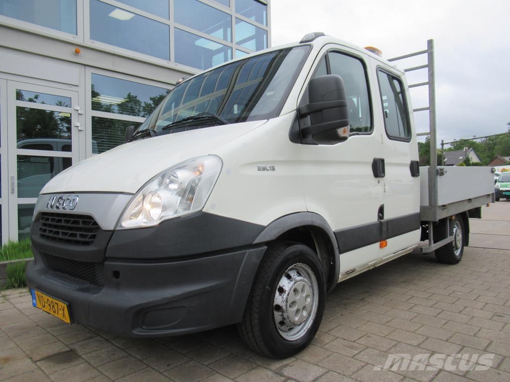 Iveco Daily 29L13 2.3HPi 93KW 345 DOKA Dubbelcabine Furgonetas caja abierta