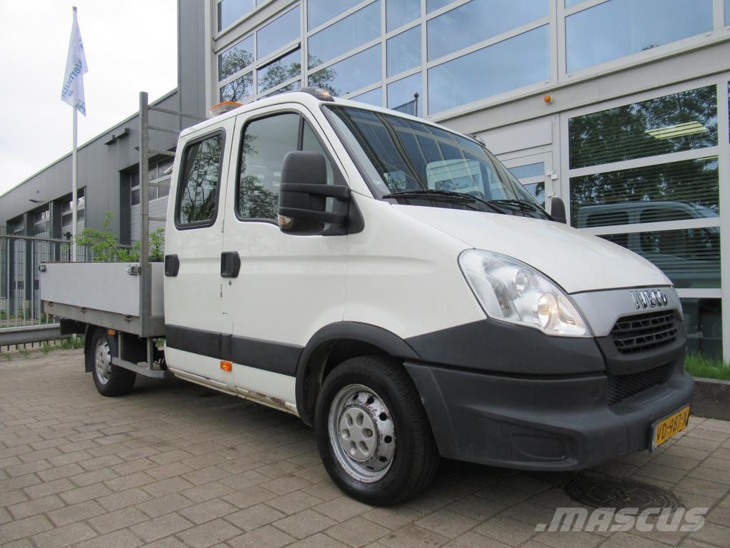Iveco Daily 29L13 2.3HPi 93KW 345 DOKA Dubbelcabine Furgonetas caja abierta