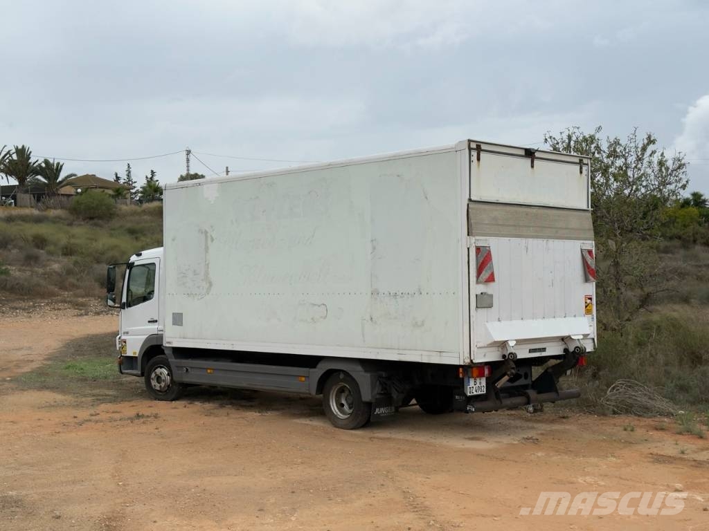 Mercedes Benz Atego 818 Bakwagens met gesloten opbouw