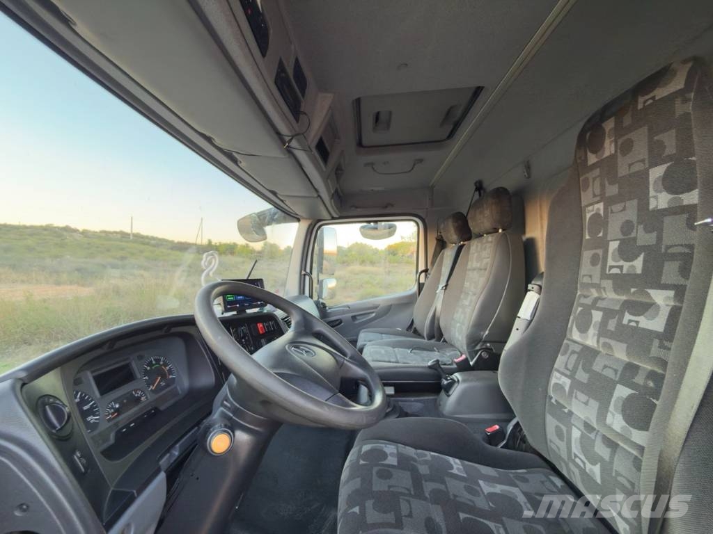Mercedes Benz Atego 818 Bakwagens met gesloten opbouw