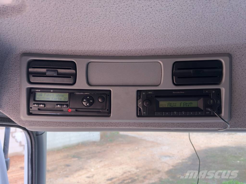 Mercedes Benz Atego 818 Bakwagens met gesloten opbouw