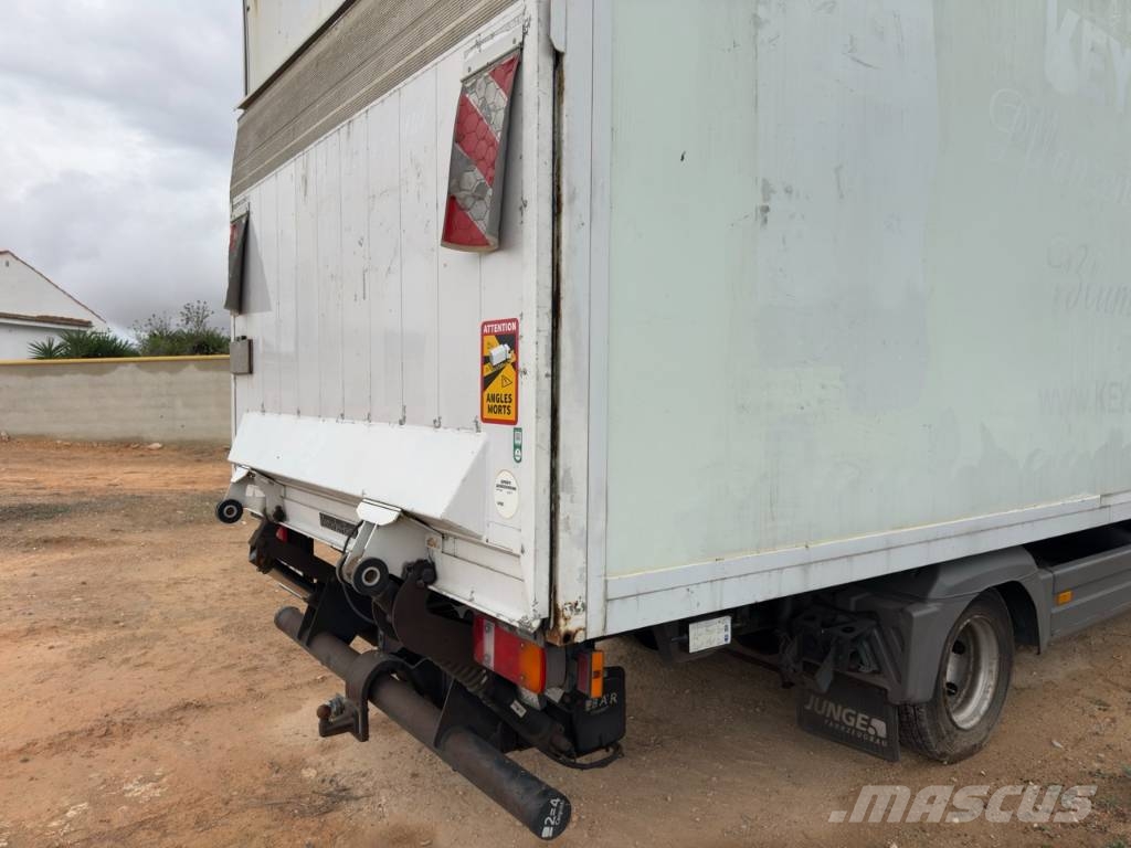 Mercedes Benz Atego 818 Bakwagens met gesloten opbouw