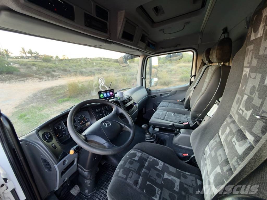 Mercedes Benz Atego 818 Bakwagens met gesloten opbouw