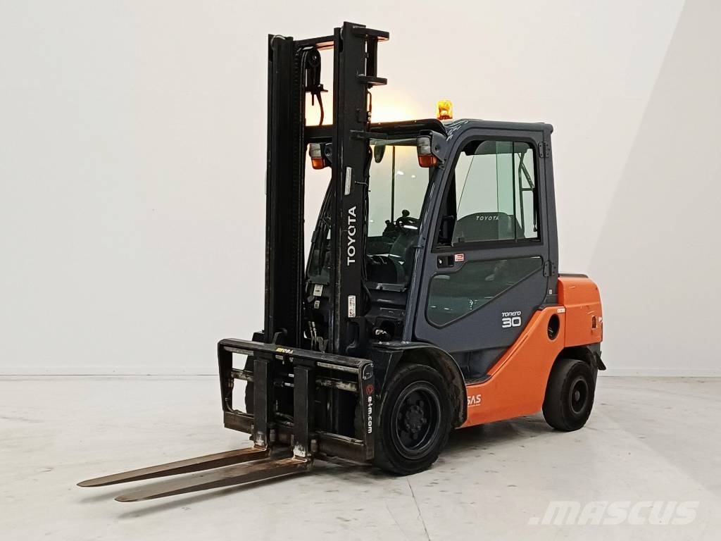 Toyota 02-8FDF30 Дизельные погрузчики