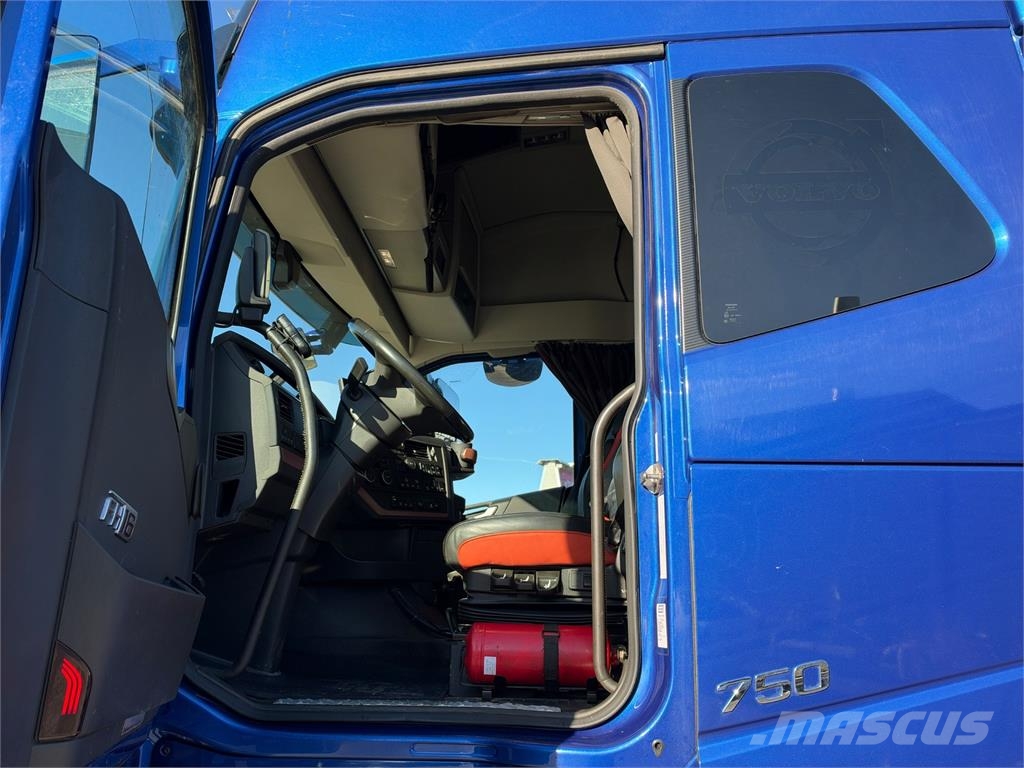 Volvo FH16 750 autom.kasettiyhdistelmä Savivarčių priekabų vilkikai