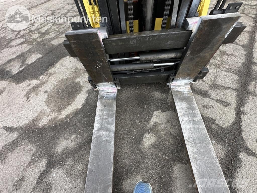 Hyster E-120B Electric forklifts