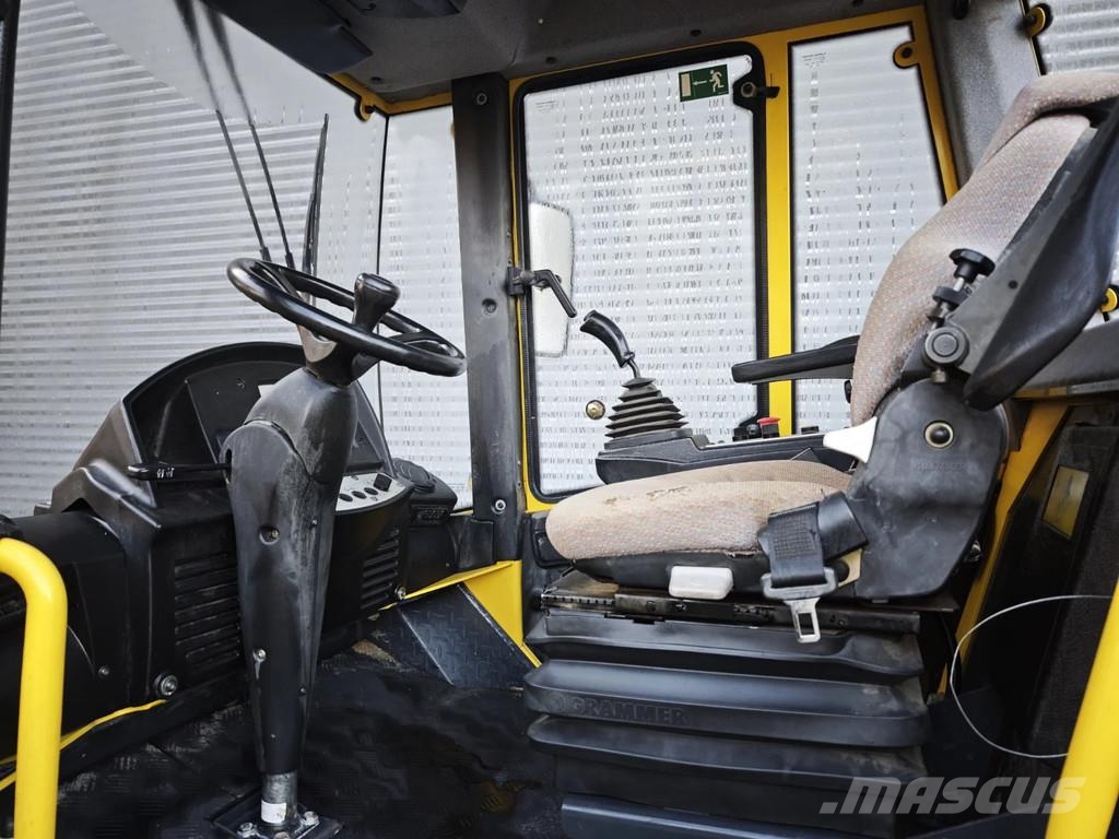 Bomag BW 177 D-4 Gummiradwalzen