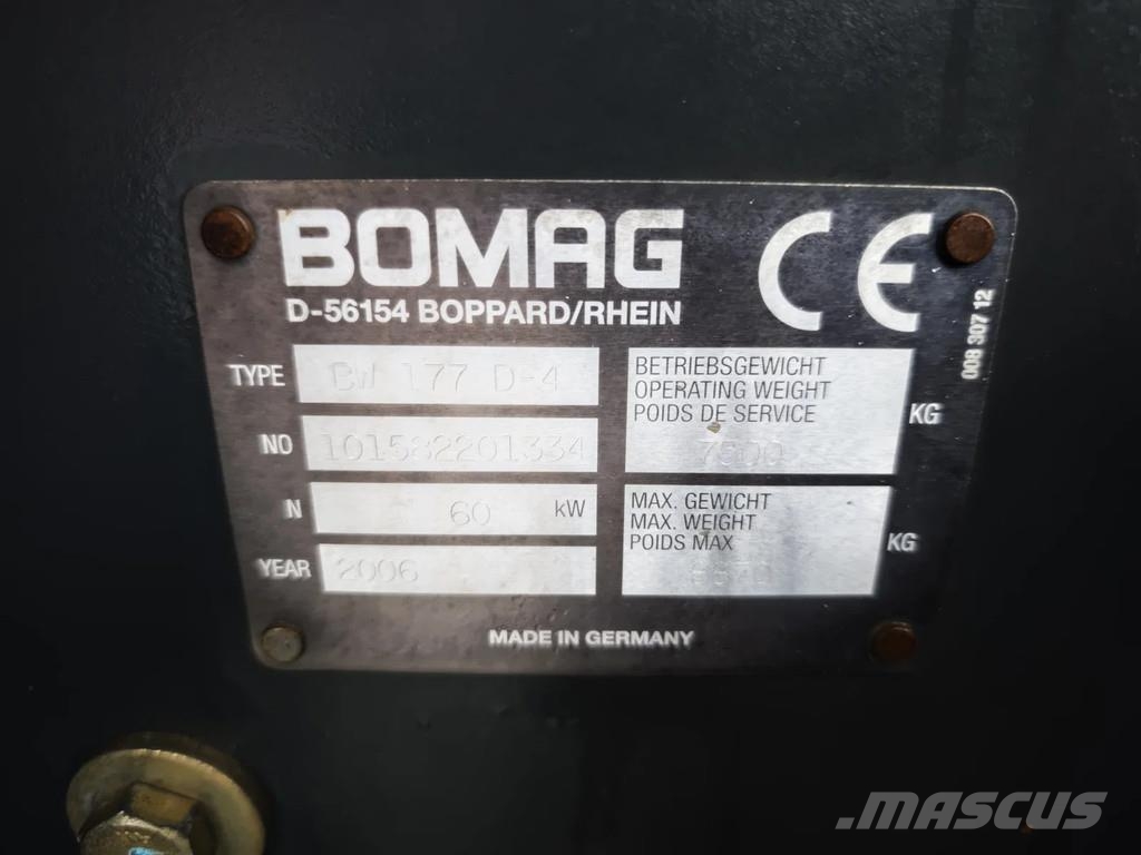 Bomag BW 177 D-4 Gummiradwalzen