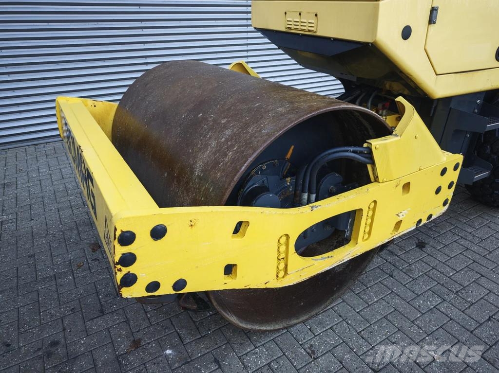 Bomag BW 177 D-4 Gummiradwalzen