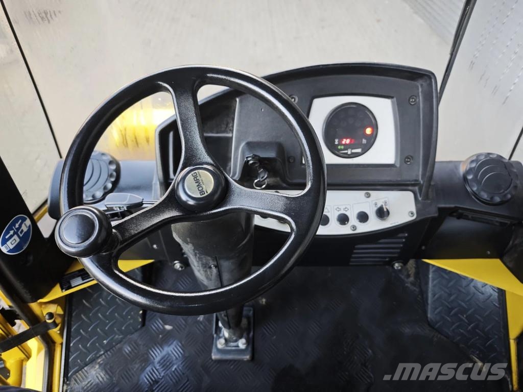 Bomag BW 177 D-4 Gummiradwalzen