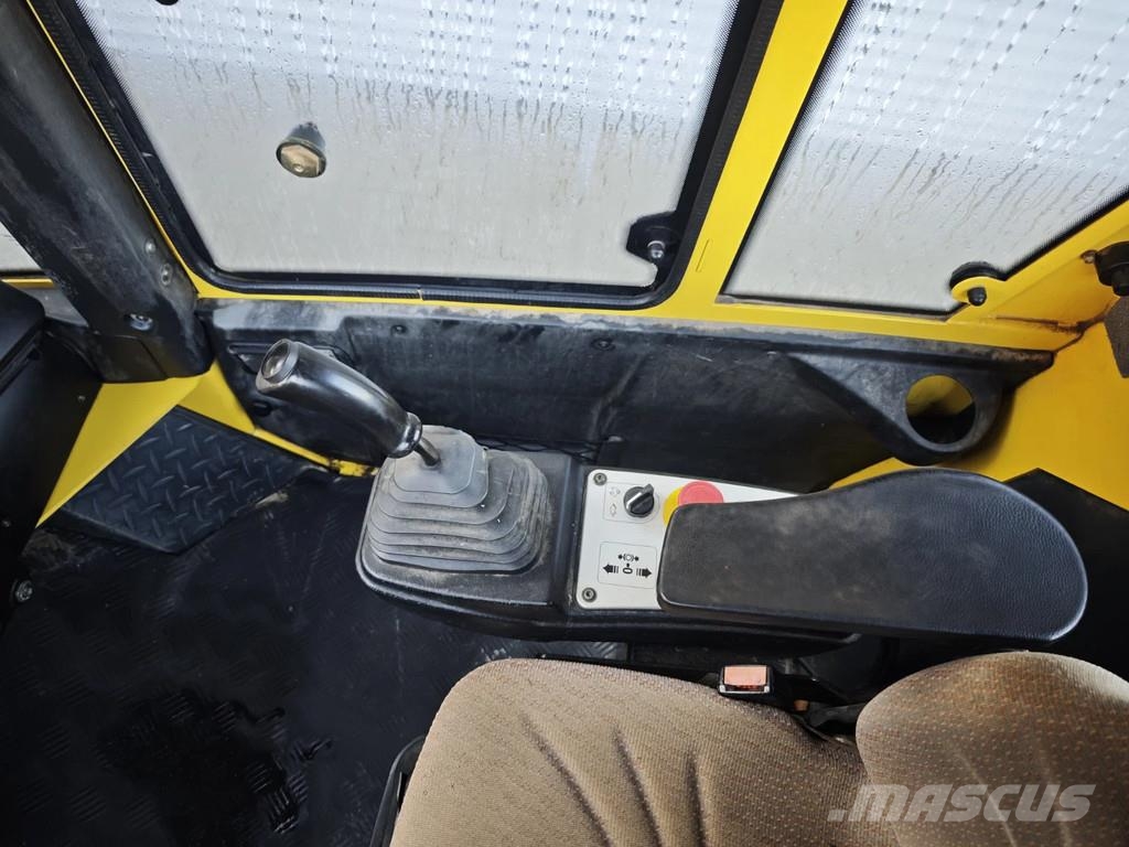 Bomag BW 177 D-4 Gummiradwalzen