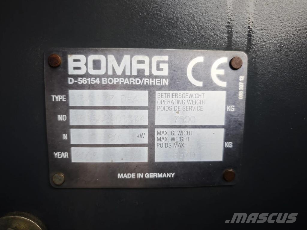 Bomag BW 177 D-4 Gummiradwalzen