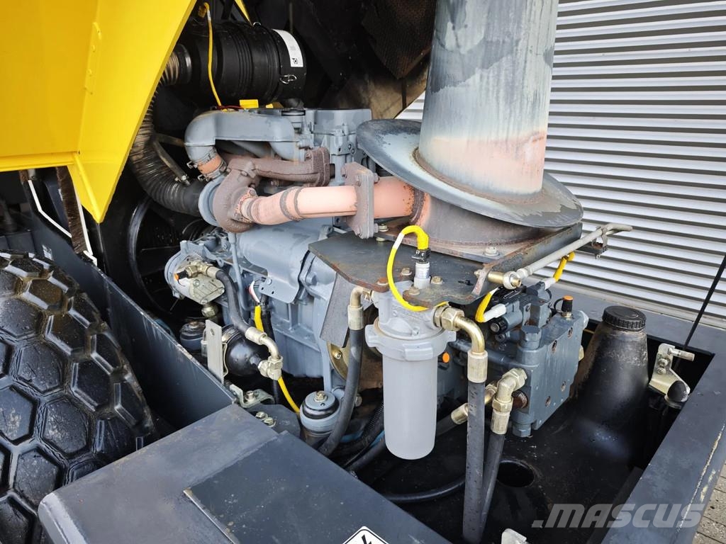 Bomag BW 177 D-4 Gummiradwalzen