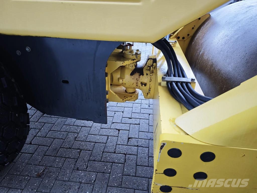 Bomag BW 177 D-4 Gummiradwalzen