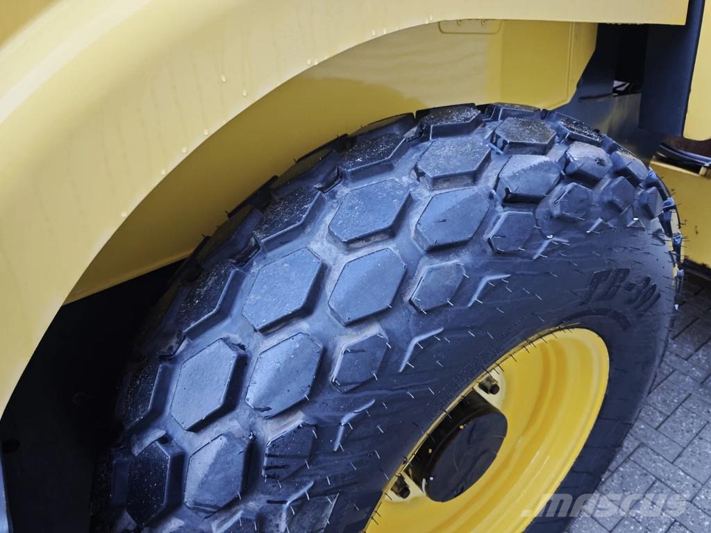 Bomag BW 177 D-4 Gummiradwalzen