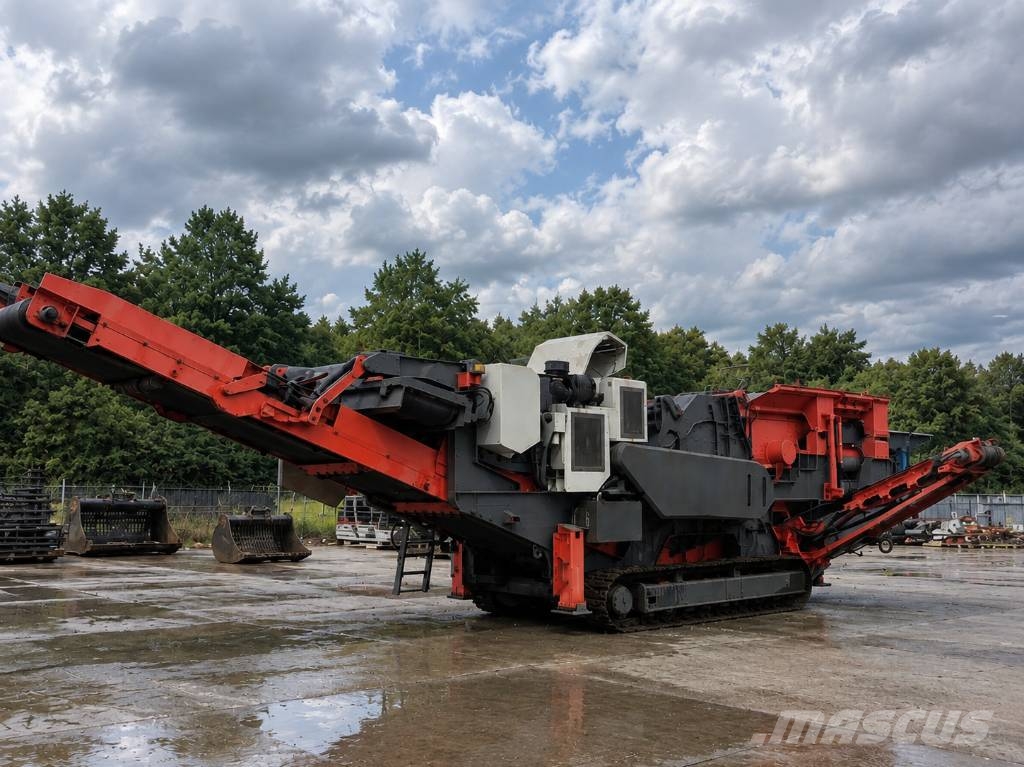 Sandvik QI 241 Mobile crushers