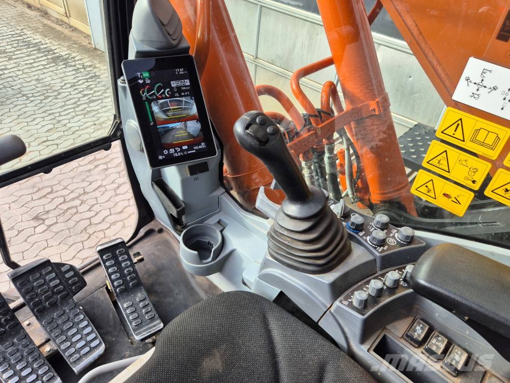Hitachi ZX 300 LCN-7 Raupenbagger