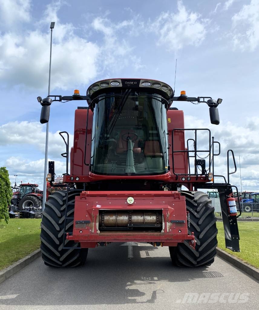Case IH AF 7150 Derliaus nuėmimo kombainai
