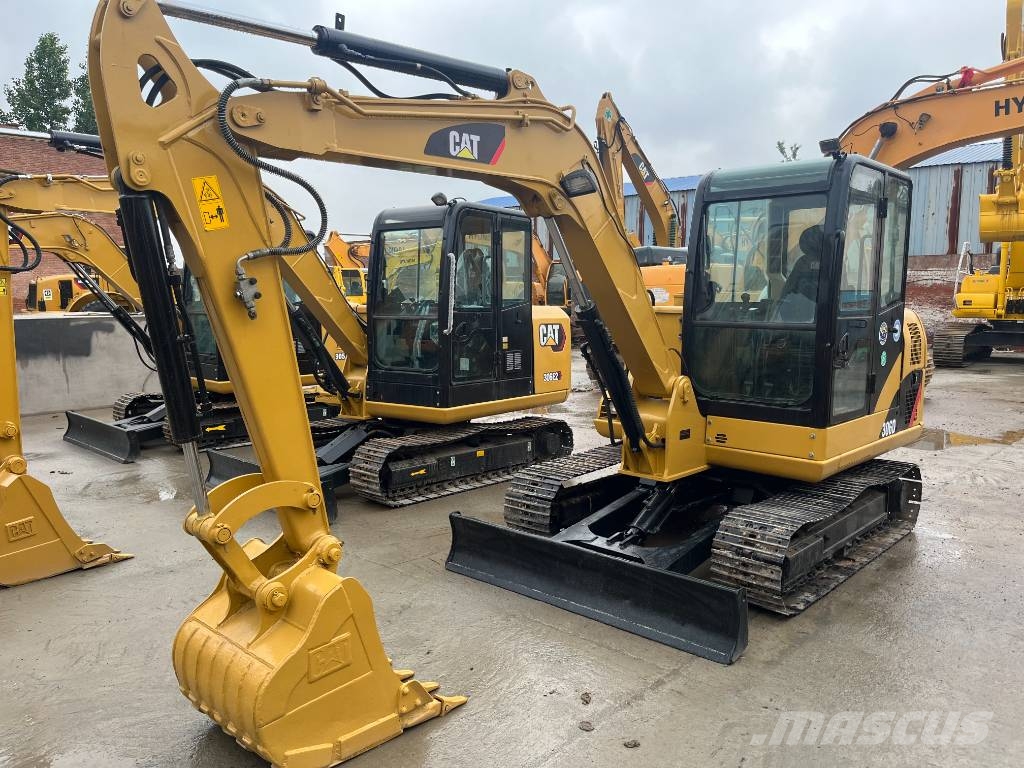 CAT 306 Mini kotrók < 7t