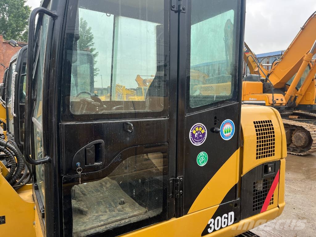 CAT 306 Mini kotrók < 7t