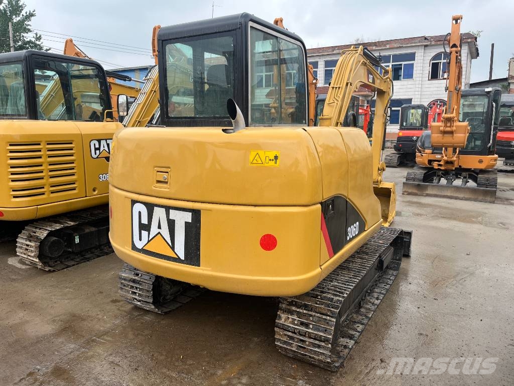 CAT 306 Mini kotrók < 7t