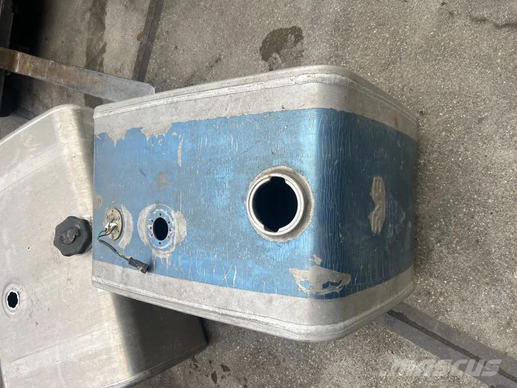  Diversen Hydrauliek tank l 70 b 45 h 62 Hydraulik