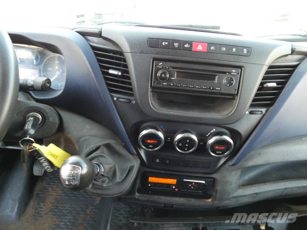 Iveco 50C 18 Sunkvežimiai su dengtu kėbulu