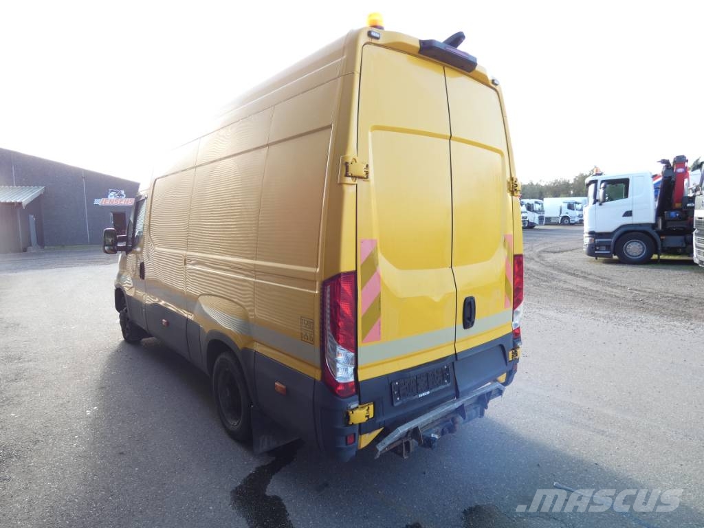 Iveco 50C 18 Sunkvežimiai su dengtu kėbulu