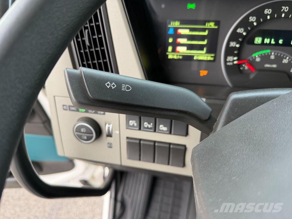 Volvo FM460 6X2*4 EURO6 + CARRIER SUPRA 850 + LNG Temperature controlled trucks
