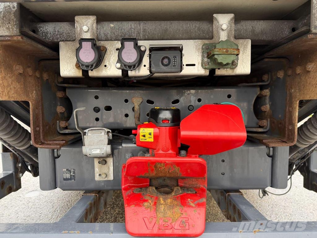 Volvo FM460 6X2*4 EURO6 + CARRIER SUPRA 850 + LNG Temperature controlled trucks