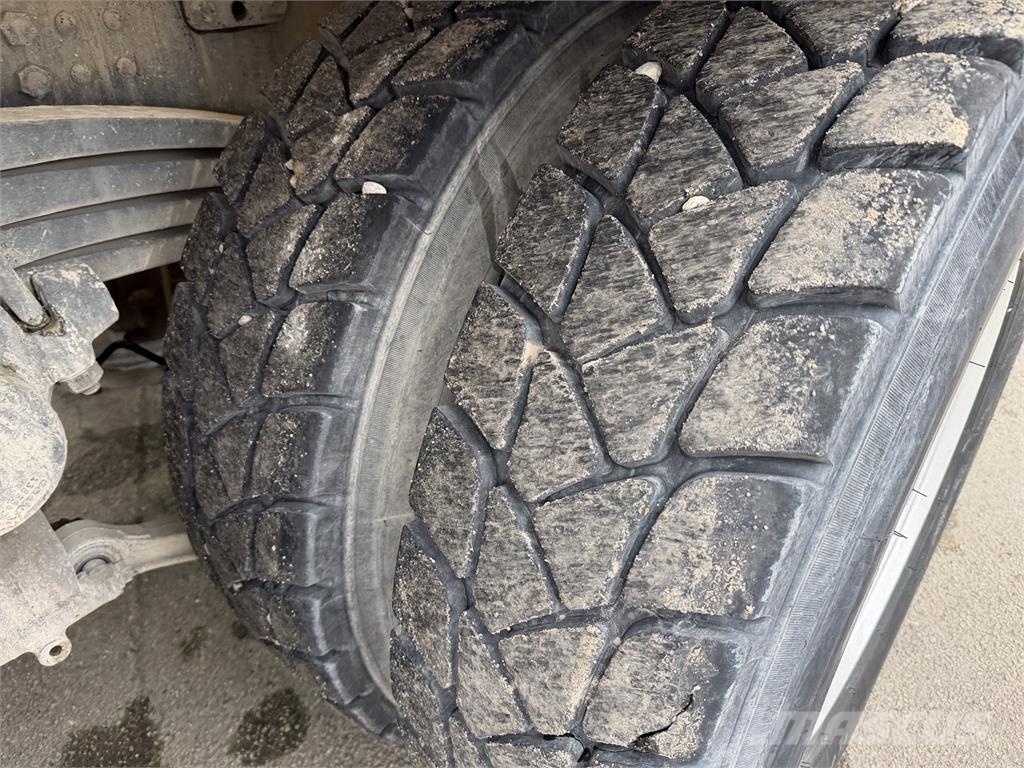 Scania Iný model VIN 370 Kamioni mešalice za beton