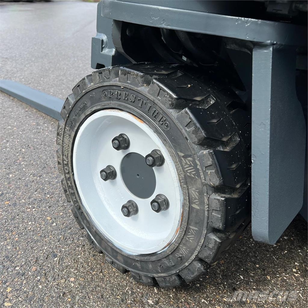 Combilift [DISCOUNT-SALE] CB3000 Triplex+Side shift+ Positio 4-way reach trucks