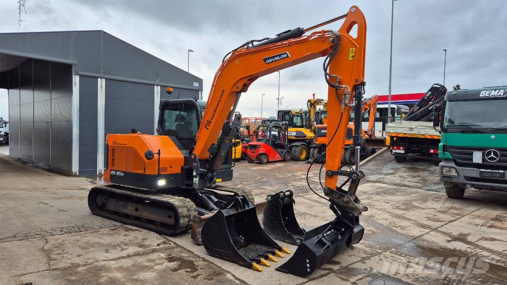 Doosan DEVELON DX85R - 2023 YEAR - 3X NEW BUCKETS حفارات وسط 7 طن - 12 طن