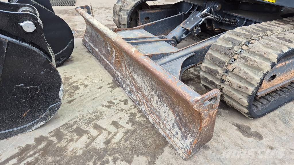 Doosan DEVELON DX85R - 2023 YEAR - 3X NEW BUCKETS حفارات وسط 7 طن - 12 طن