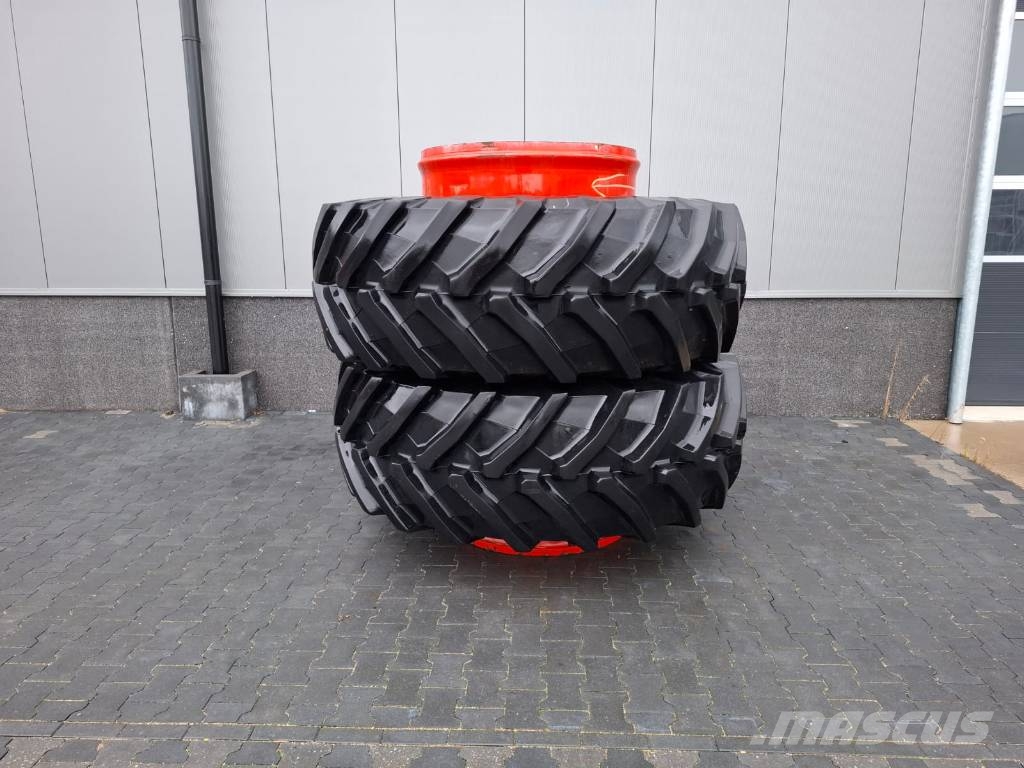 Trelleborg TM900 Highpower 710/75R42 Gume, točkovi i felne